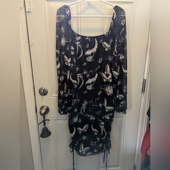 3X Ruched Mini Gothic Motif - Picture 3 of 3